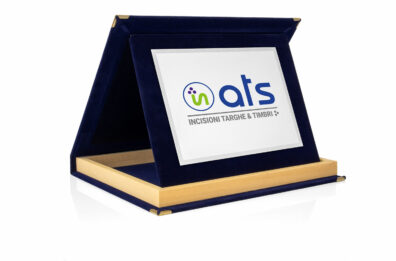 Targa Personalizzata con Astuccio in Velluto Blu con bordino in legno + Targa Argento