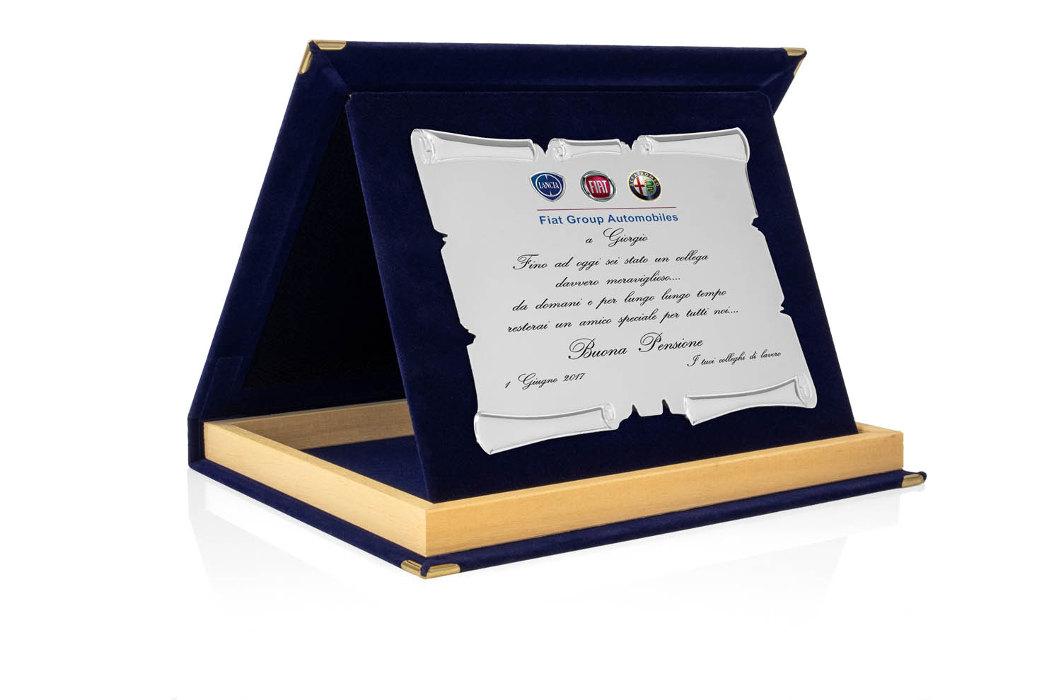 Targa Personalizzata con Astuccio in Velluto Blu con bordino in legno + Pergamena Argento